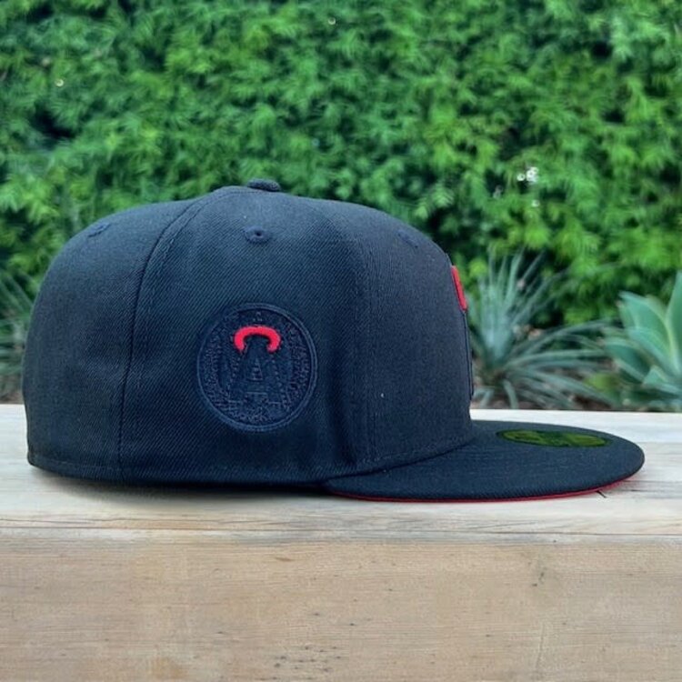 New Era Angels Black Red Outline Cali SP Red UV Fitted