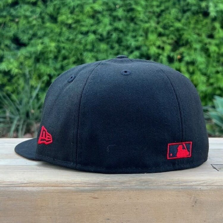 New Era NY Yankees Black Red Outline 2009 WS Red UV Fitted