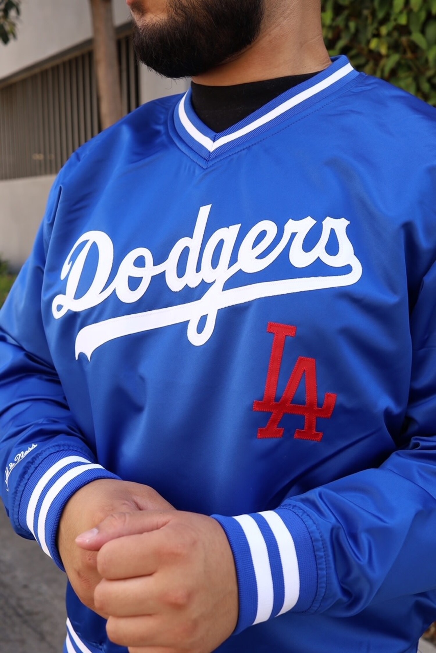 LA Dodgers Mitchell & Ness Sideline Pullover Satin Jacket - The
