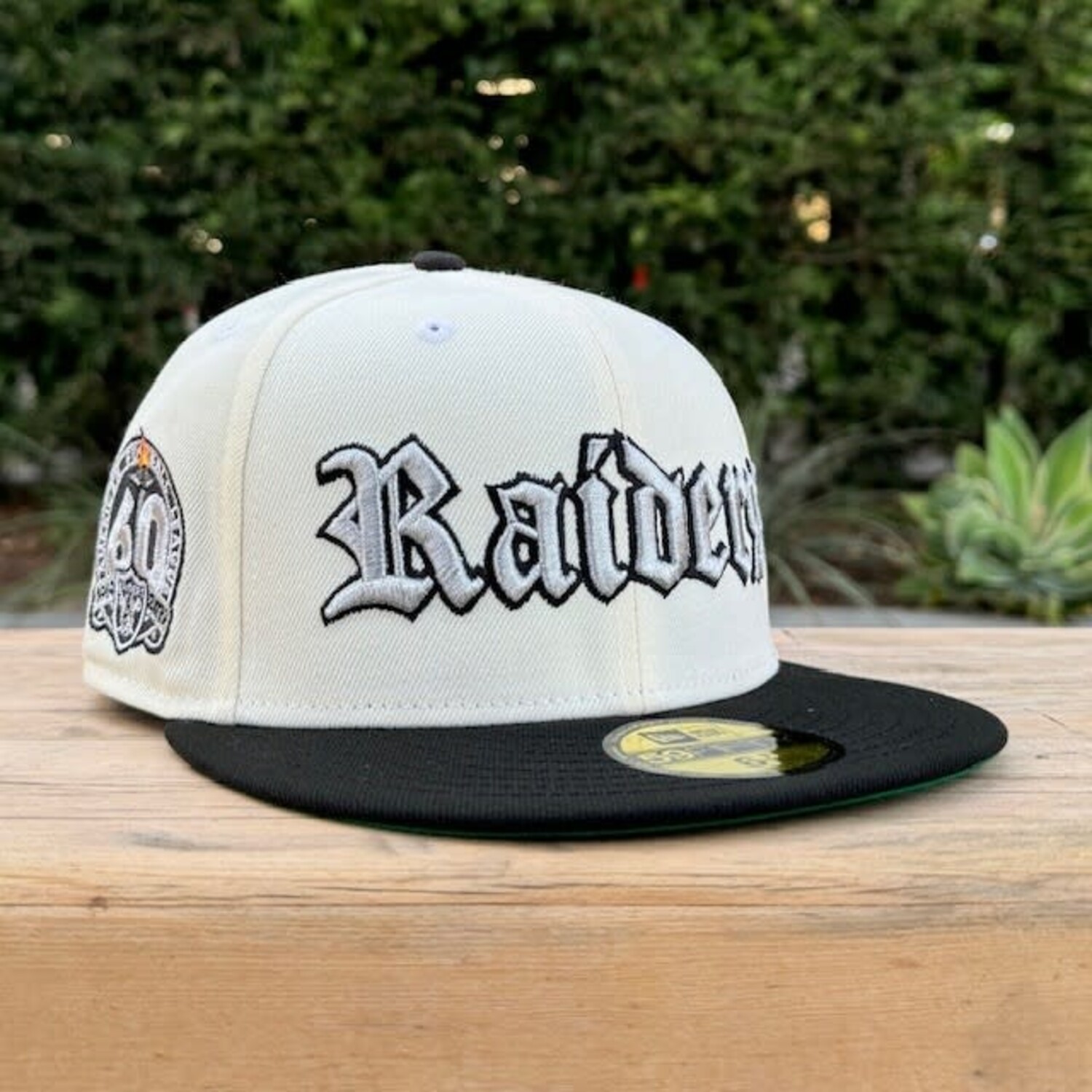 RAIDERS キャップ アイボリー/ブラック Apex Raiders OE Ivory/Black 60th Green UV - The Locker Room of Downey