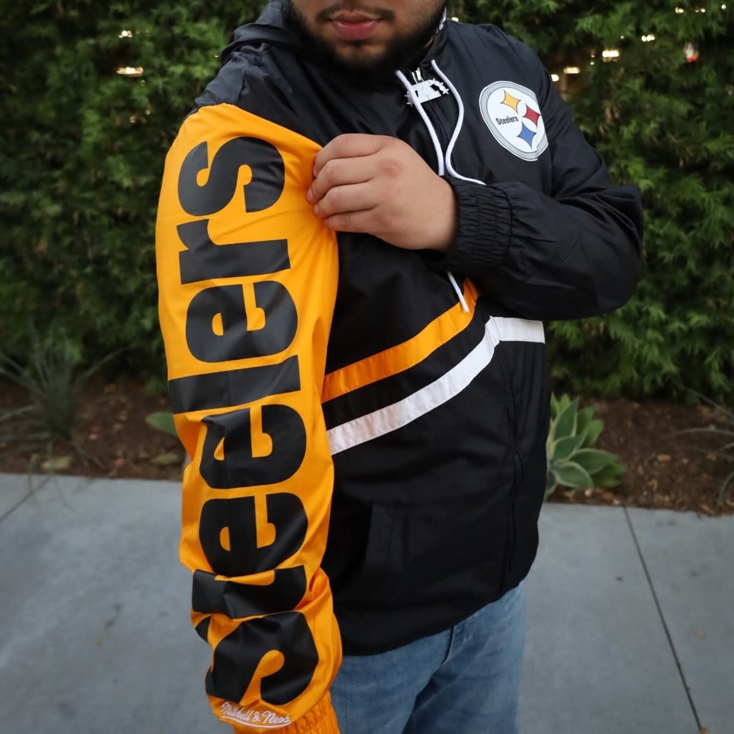 NFL Pittsburgh Steelers ダウン　フード取り外し可能 Pittsburgh Steelers Windbreaker with Pocket - Black