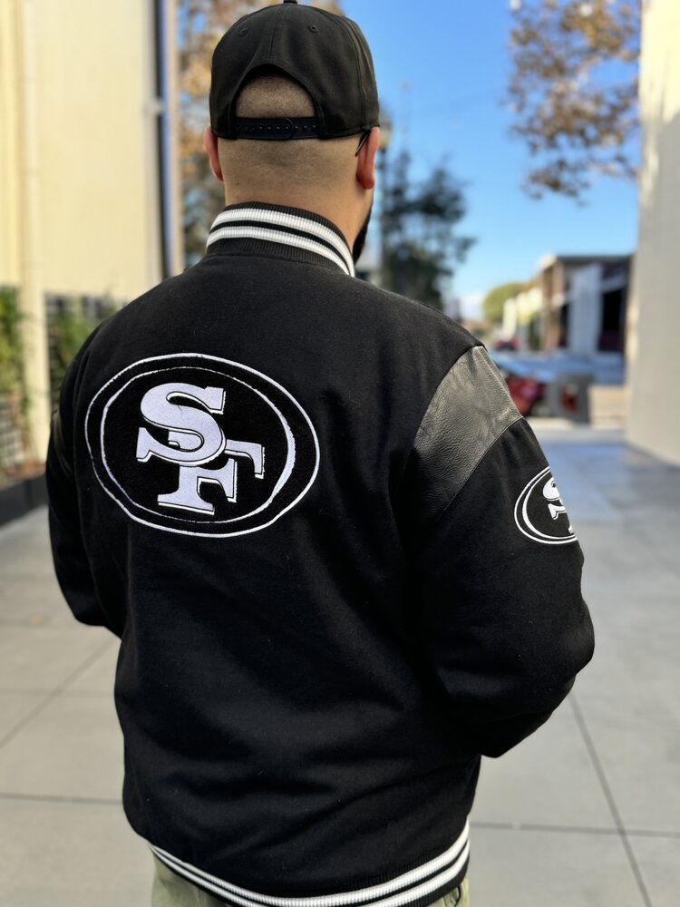 G-III 49ers Men's Clutch Hitter Varsity Button Snap Jacket Black White