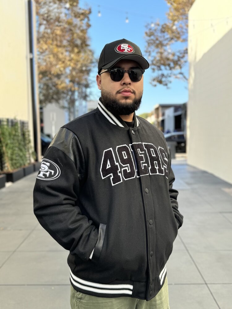 G-III 49ers Men's Clutch Hitter Varsity Button Snap Jacket Black White