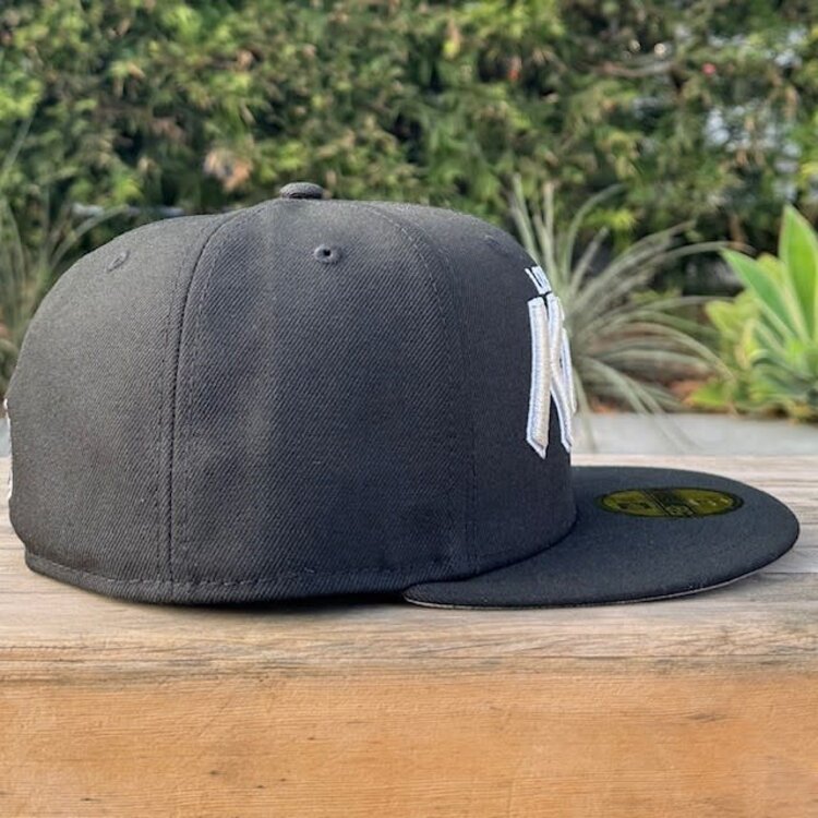 New Era LA Kings Black Metallic Script Fitted