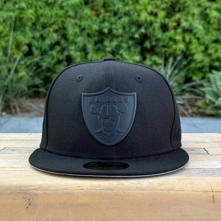New Era Raiders Black Black Metal Fitted