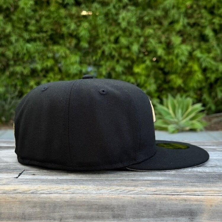 New Era Rieleros Black Gold "R" Gray UV Fitted