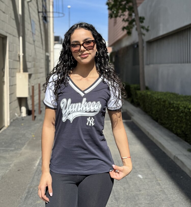 New Era NY Yankees Women's NE Retro Script V-Neck Navy/White