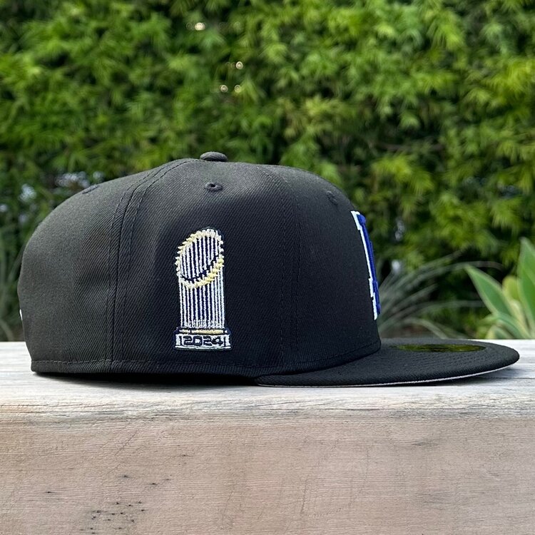 New Era LA Black Royal-White 2024 World Series Trophy Gray UV