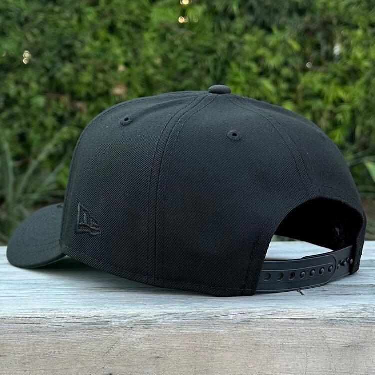 New Era LA Black White 1984 Olympics Patch Green UV 940 A-Frame