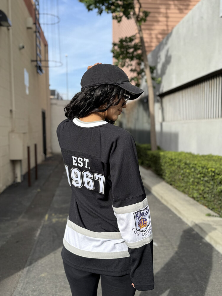 Mitchell and Ness LA Kings M&N Women's V-Neck LS Jersey