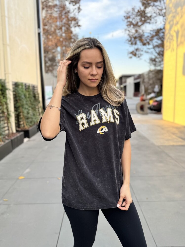 New Era Rams Women's NE Block Arch Black Mineral Wash SS Crew Tee