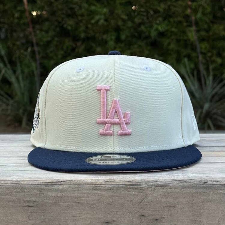 New Era LA Ivory/Navy Viva SP Pink UV 950 Snapback