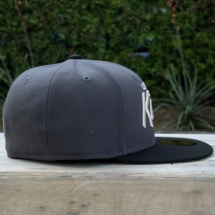 New Era LA Kings Graphite/Black Script Fitted