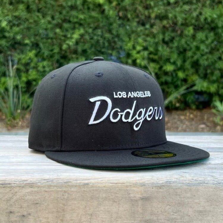 New Era LA Cursive Black White GUV