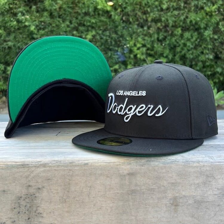 New Era LA Cursive Black White GUV