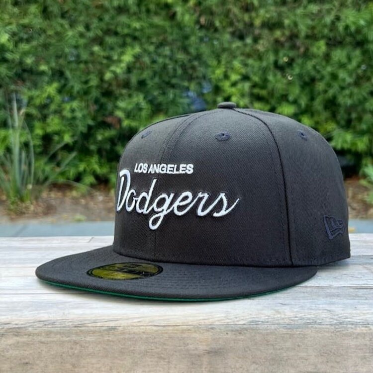 New Era LA Cursive Black White GUV