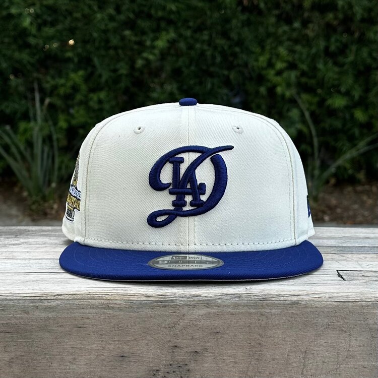 New Era LA City Connect Ivory/Royal 2024 World Series Champs Trophy 950 Snapback