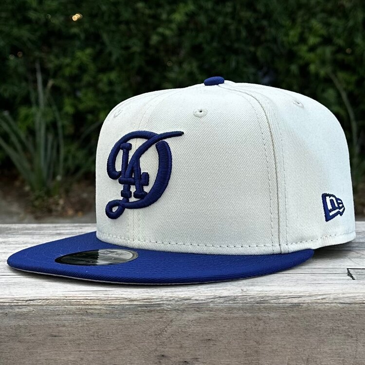 New Era LA City Connect Ivory/Royal 2024 World Series Champs Trophy 950 Snapback