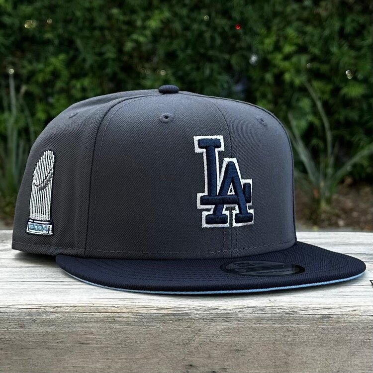 New Era LA Graphite/Navy Navy-Silver Outline Trophy SP Light Blue UV 950 Snapback