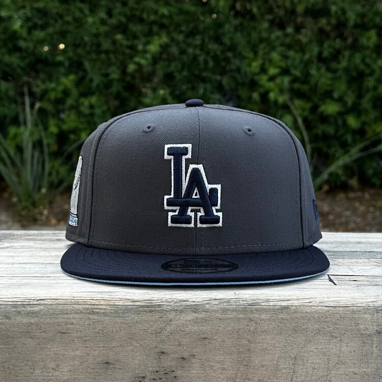 New Era LA Graphite/Navy Navy-Silver Outline Trophy SP Light Blue UV 950 Snapback