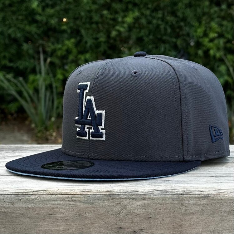 New Era LA Graphite/Navy Navy-Silver Outline Trophy SP Light Blue UV 950 Snapback