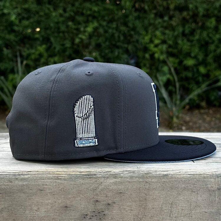 New Era LA Graphite/Navy Navy-Silver Outline Trophy SP Light Blue UV 950 Snapback