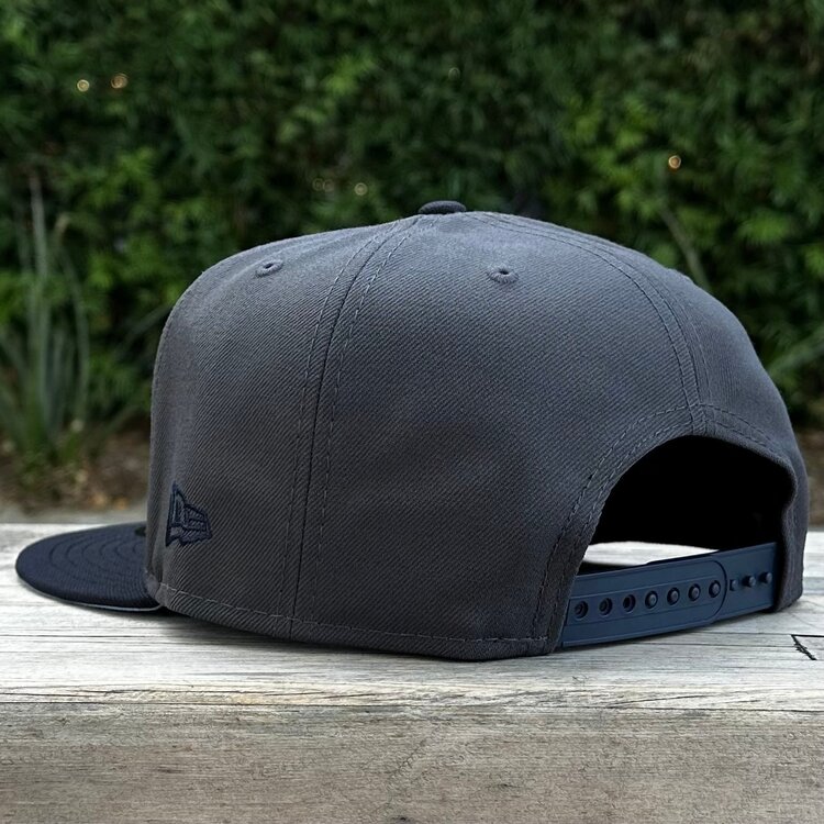 New Era LA Graphite/Navy Navy-Silver Outline Trophy SP Light Blue UV 950 Snapback