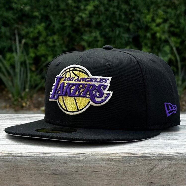 New Era Lakers Black Gold Primary NBA Trophy