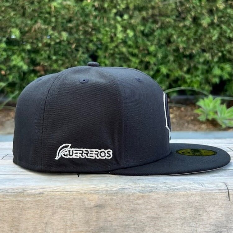 New Era Guerreros OAX Helmet Black Silver SP