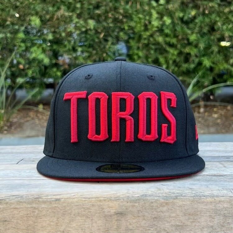 New Era Toros Black Red Block