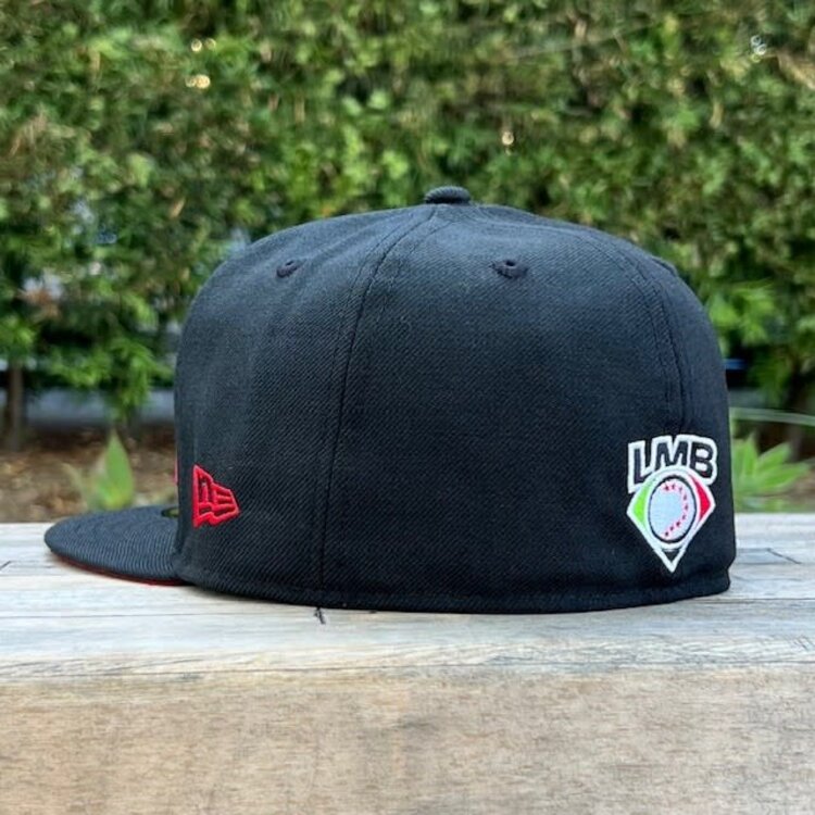 New Era Toros Black Red Block