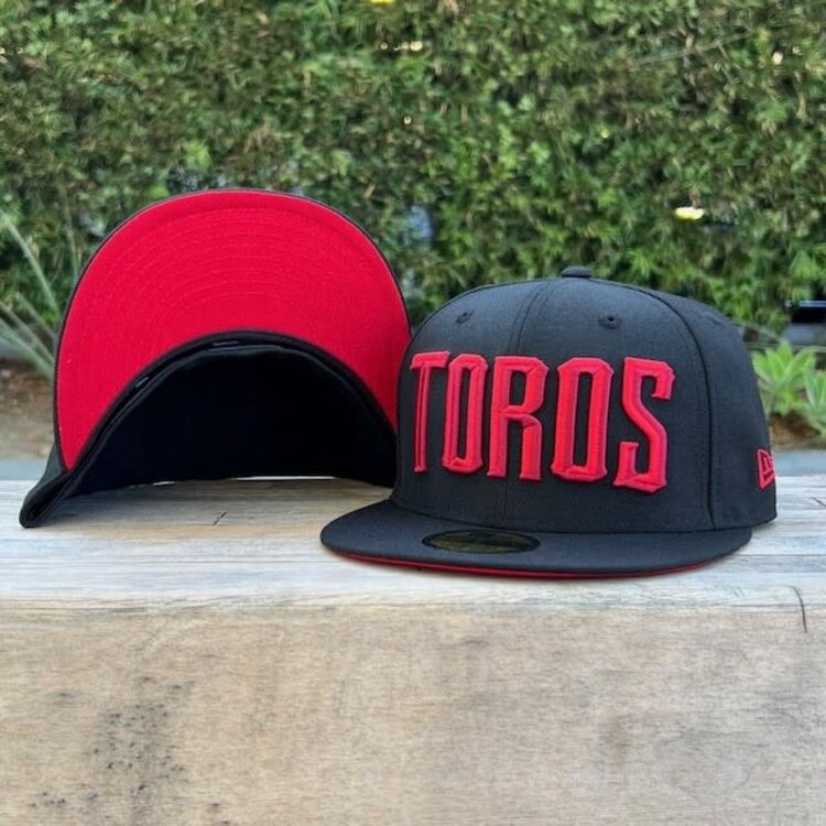 New Era Toros Black Red Block