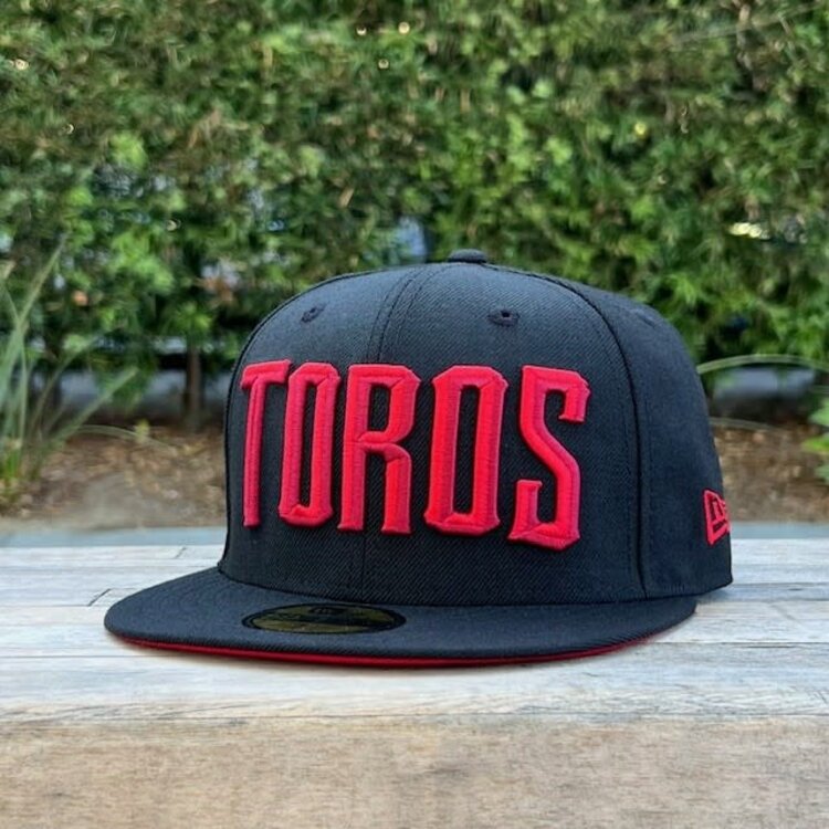 New Era Toros Black Red Block