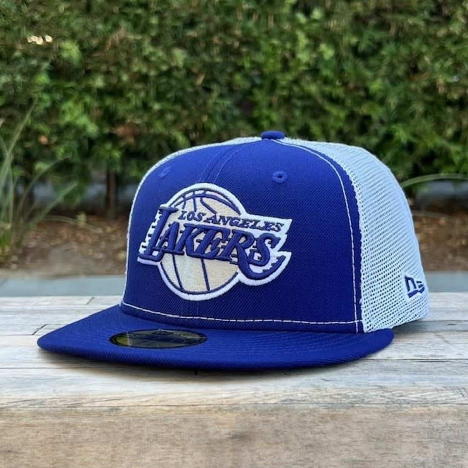 レイカーズ　Los Angeles Lakers キャップ ホワイト/ブルー LA Lakers C Mesh Royal White - The Locker Room of Downey