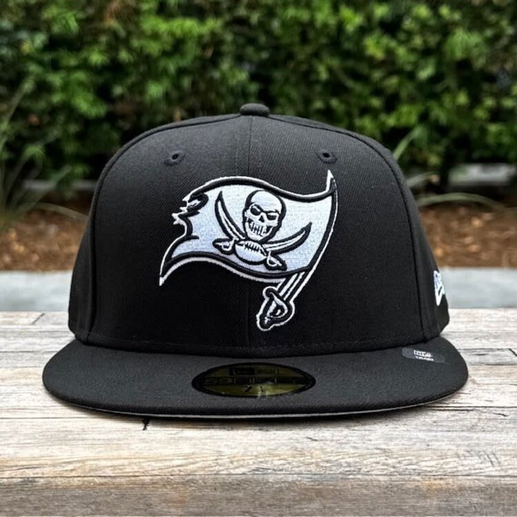 New Era Buccaneers Black White