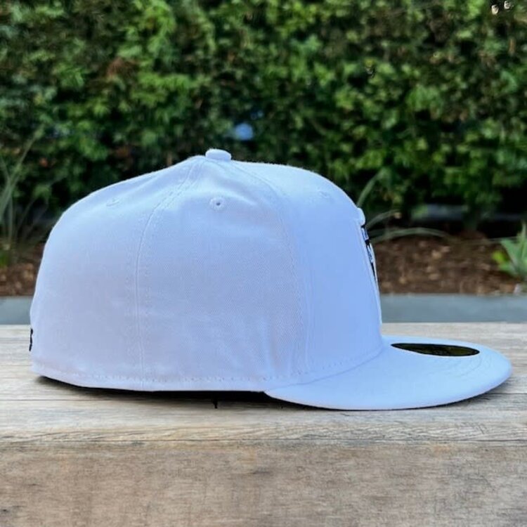 New Era Raiders Shield All White