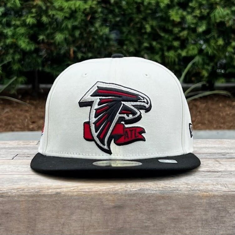 New Era Falcons 2022 NFL Sideline Cream/Black