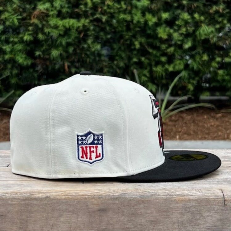 New Era Falcons 2022 NFL Sideline Cream/Black