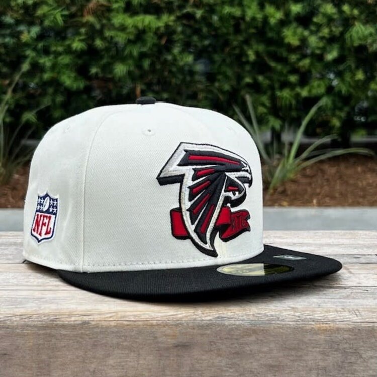 New Era Falcons 2022 NFL Sideline Cream/Black