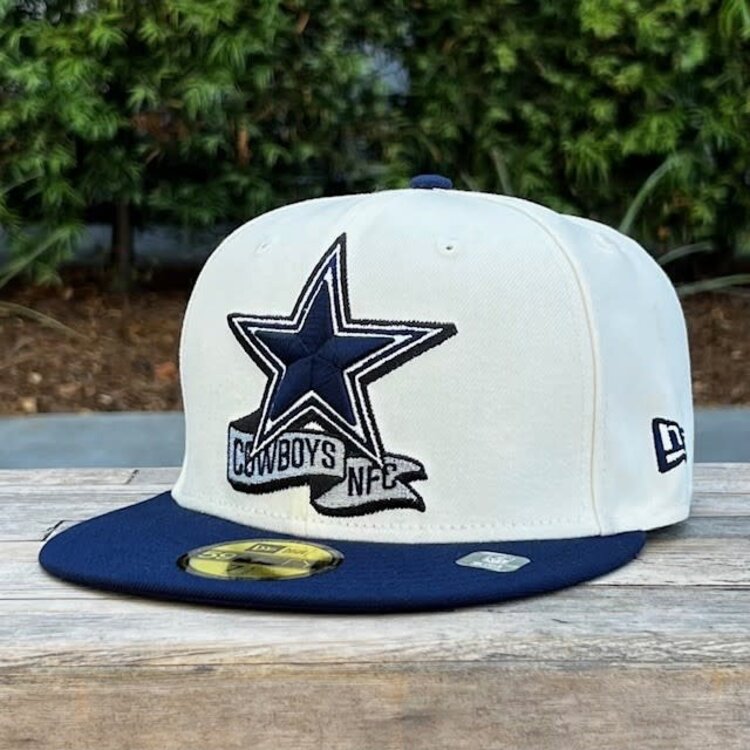 New Era Cowboys 2022 NFL Sideline Cream/Navy