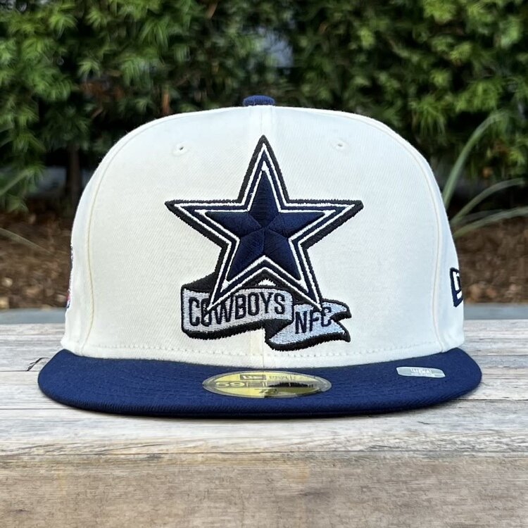 New Era Cowboys 2022 NFL Sideline Cream/Navy