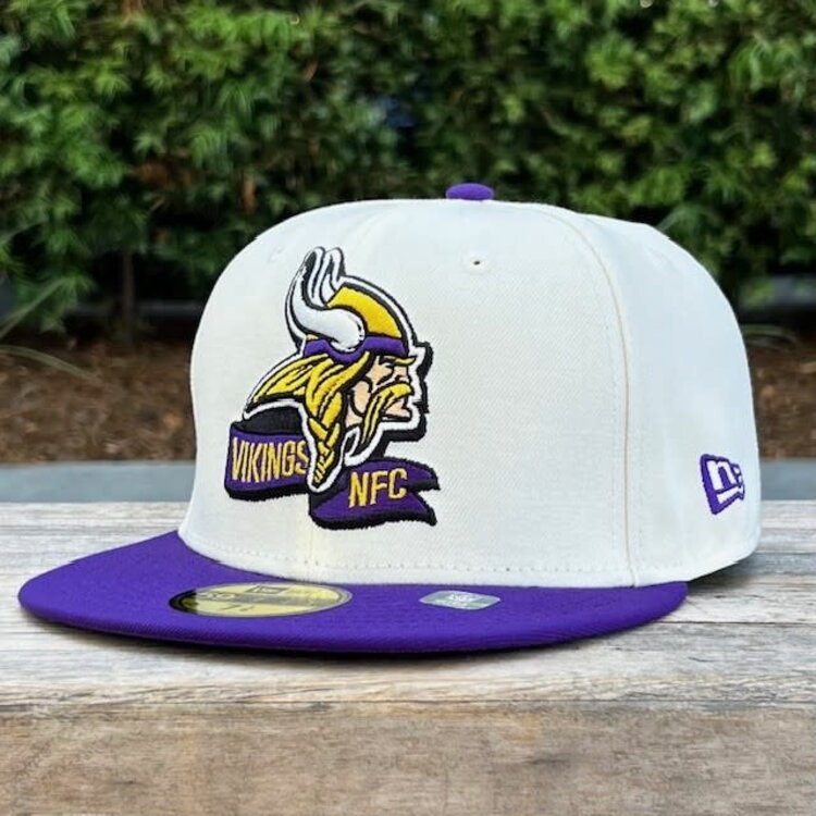 New Era Vikings 2022 NFL Sideline Cream/Purple