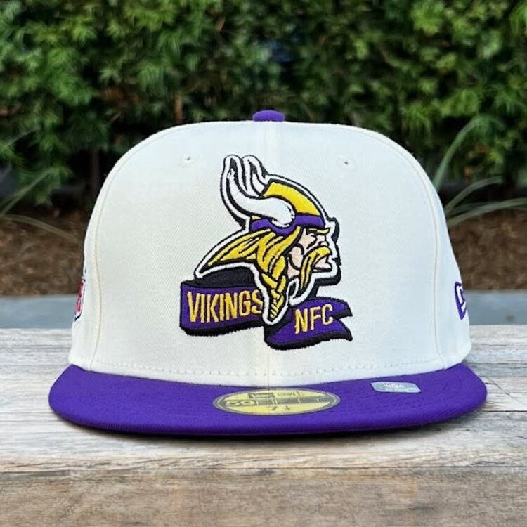 New Era Vikings 2022 NFL Sideline Cream/Purple