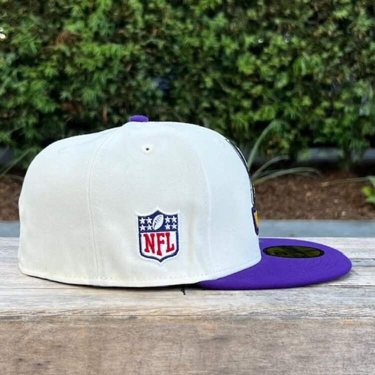 New Era Vikings 2022 NFL Sideline Cream/Purple