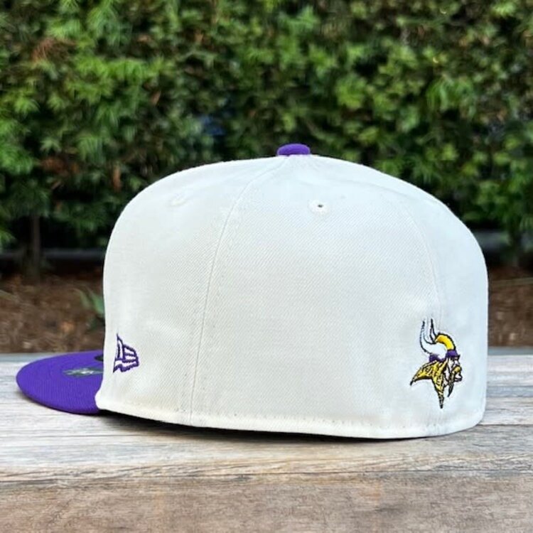 New Era Vikings 2022 NFL Sideline Cream/Purple