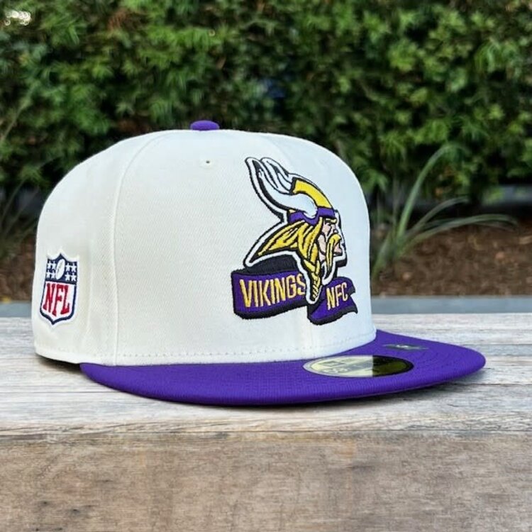 New Era Vikings 2022 NFL Sideline Cream/Purple