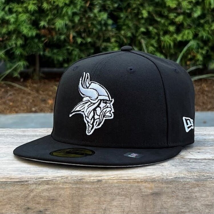 New Era Vikings Black White