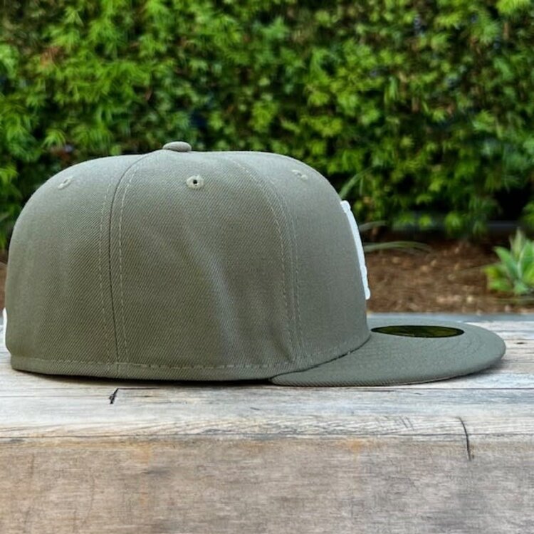New Era LA Olive White Gray UV
