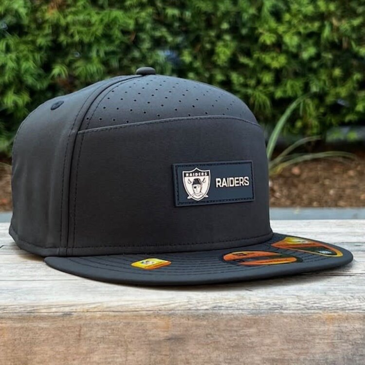 New Era Raiders Black 2025 Sideline Split Panel 950 Snapback
