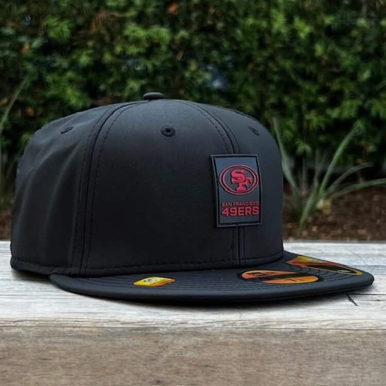 New Era 49ers Black 2025 Sideline 59FIFTY Fitted